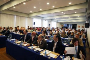Más de un centenar de empresarios participan en el I Congreso de Tecnología y Comercio en Valencia